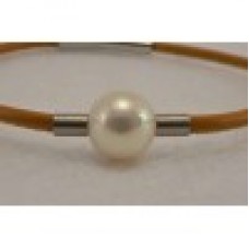 Parel staal leer armband bruin met witte zoetwaterparel 11mm 20cm
