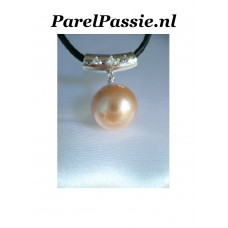 Parelhanger ronde perzik roze 13 mm parel 925 zilver y+