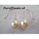Pareloorbellen wit goud AAA zoetwaterparels 8 x 10mm, 18k 750 goud  y