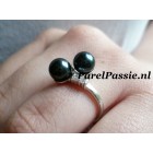 Parelring zwarte ronde echte parels zilver twee 7mm AAA mt 17,5 55 ..