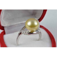 Verkocht * Zuidzee parelring 9,2mm Australië room goud mt 16,5. 
