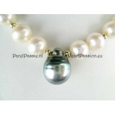 Verkocht Parelcollier Tahiti parel zoetwater parels gouden balletjes 45cm en magneetslot zilver verguld  y