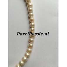 Koopje wit 8mm los parelsnoer zoetwater 37cm na knopen tot 43cm   y 