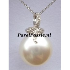 Verkocht * mooie Zuidzee parelhanger witgoud met diamantjes 14mm  y.