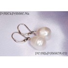 Verkocht * Pareloorbellen grote witte zoetwaterparels met kern 12mm  y
