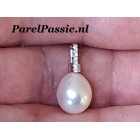 Parelhanger 18k gouden diamanten zoetwater wit 10 x12 mm  y