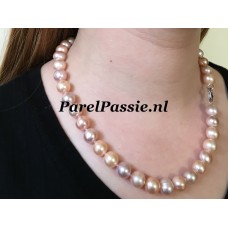 Parelketting grote zoetwaterparels 9 - 10mm 44cm meerkleurig y