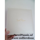 Los cadeau verpakking luxe voor parel collier 16 x 16 x 4,6 cm in parelmoer of Eco wit, alleen te koop voor klanten van ParelPassie.nl die ook een parelsieraad kopen