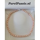 Roze parelsnoer prachtige Edison parels zachte kleur luster. 8mm - 9mm  y